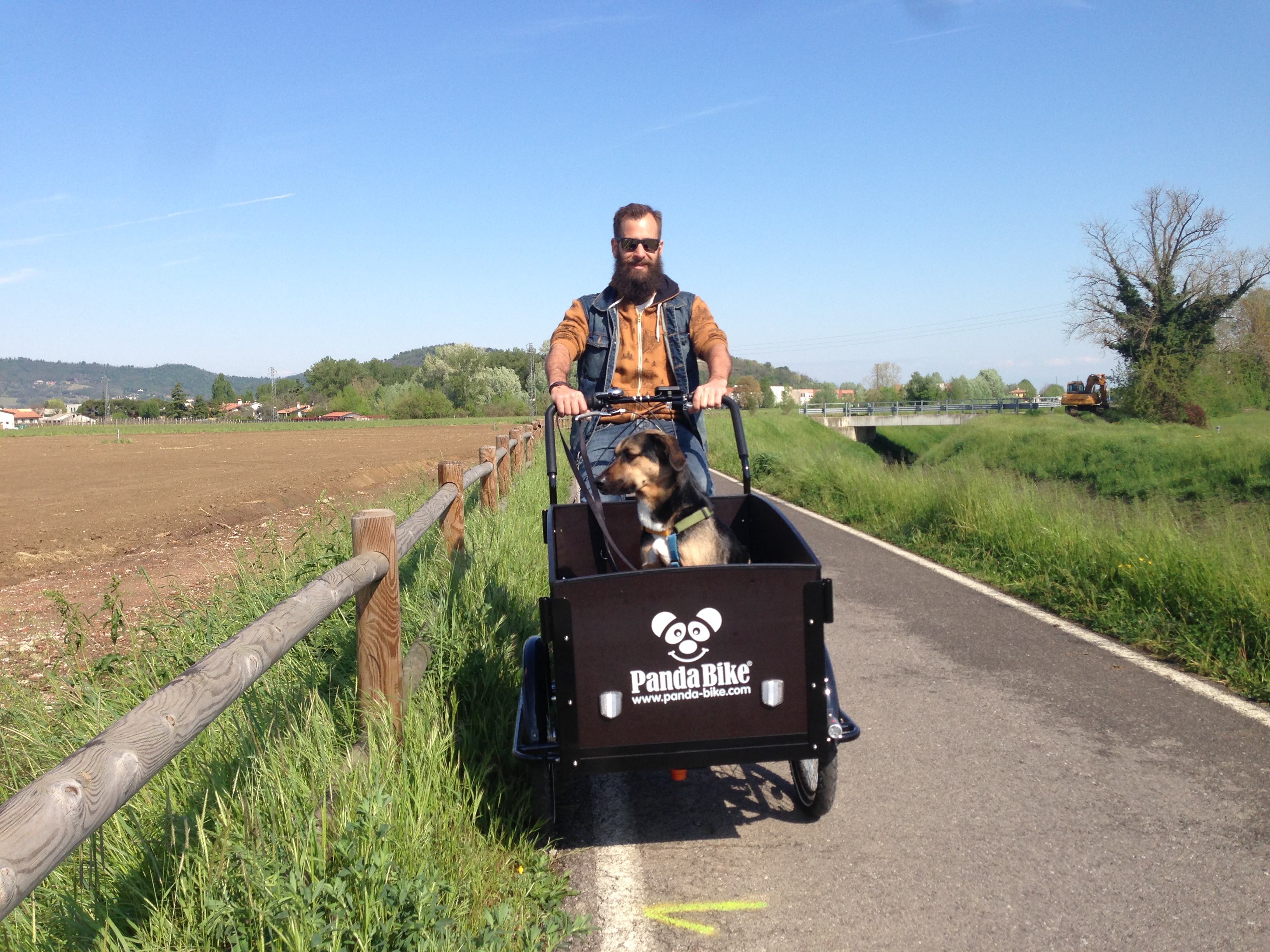 Minivan-panda bike-cargo bike-trasporto bambini-trasporto animali