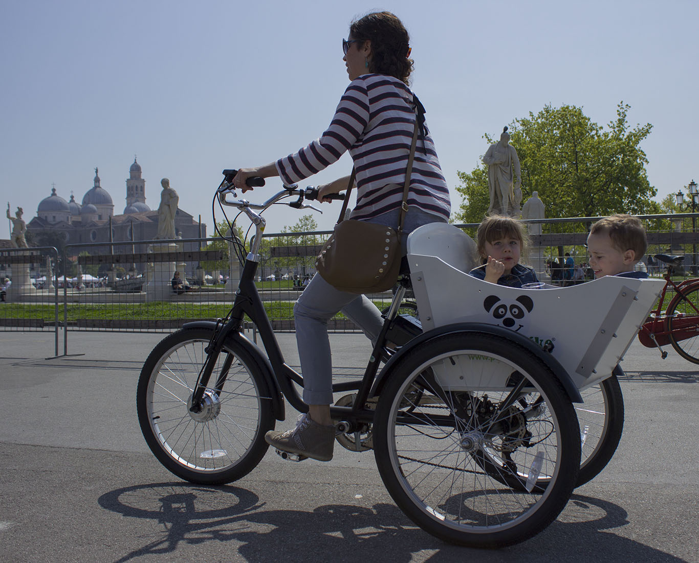 triciclo-trasporto bambini-01